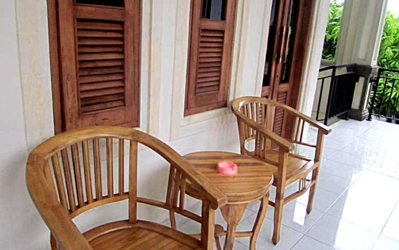 Budget Door Legian Inn Kuta Lombok Exterior foto